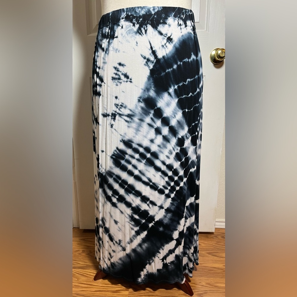 Lane Bryant Women’s Tie-Dye Maxi Skirt